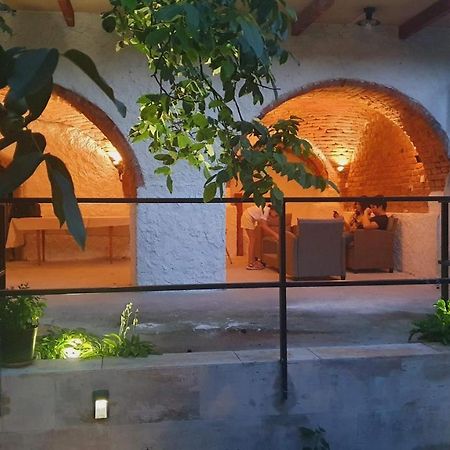 Palantir Panzio Bed & Breakfast Miskolc Ngoại thất bức ảnh