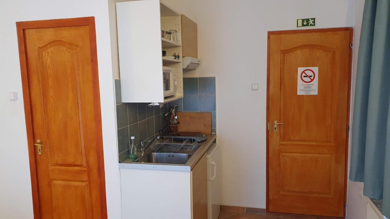 Palantir Panzio Bed & Breakfast Miskolc Ngoại thất bức ảnh