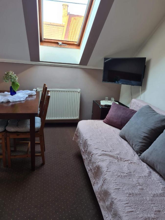 Palantir Panzio Bed & Breakfast Miskolc Ngoại thất bức ảnh