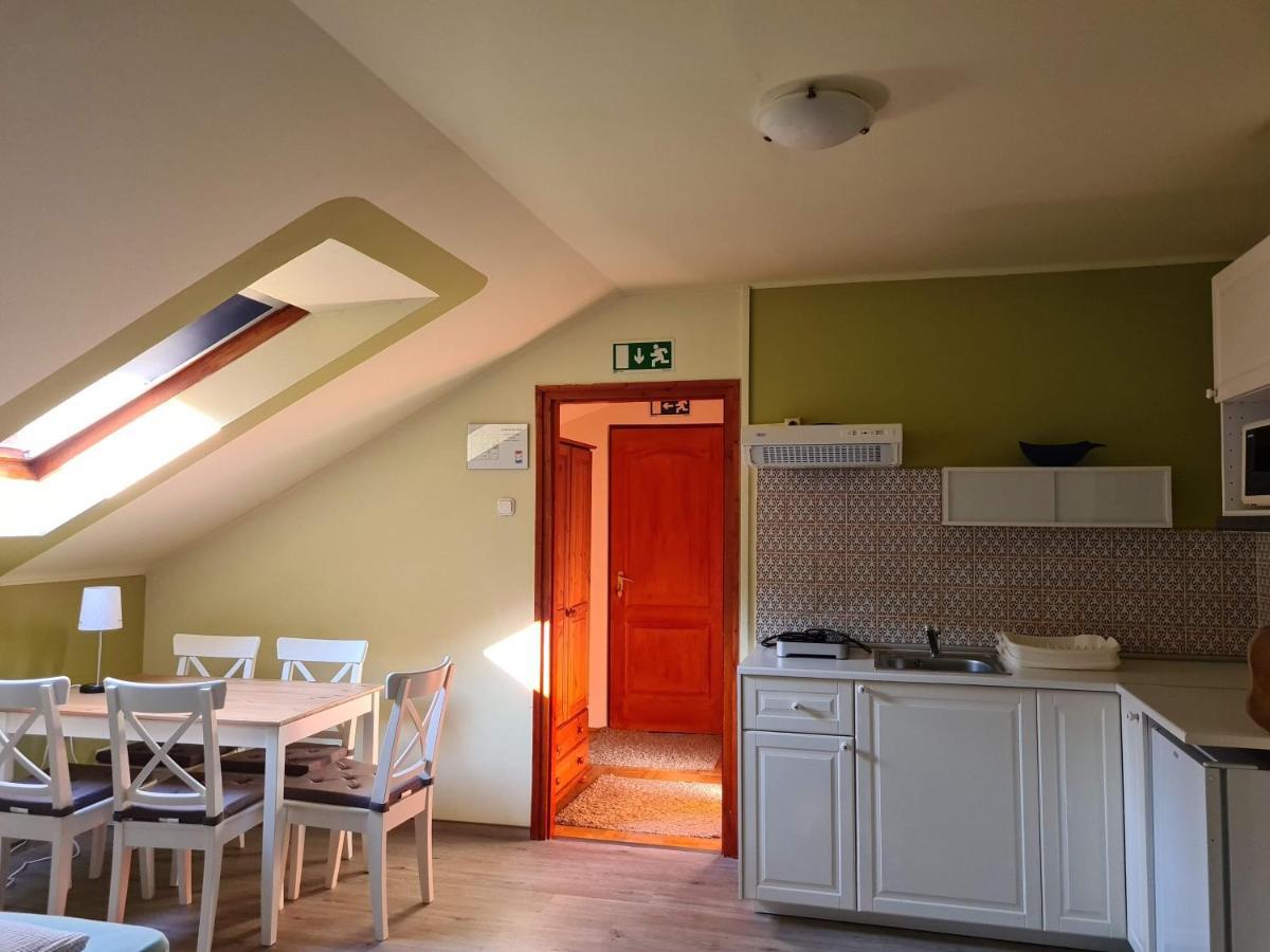Palantir Panzio Bed & Breakfast Miskolc Ngoại thất bức ảnh