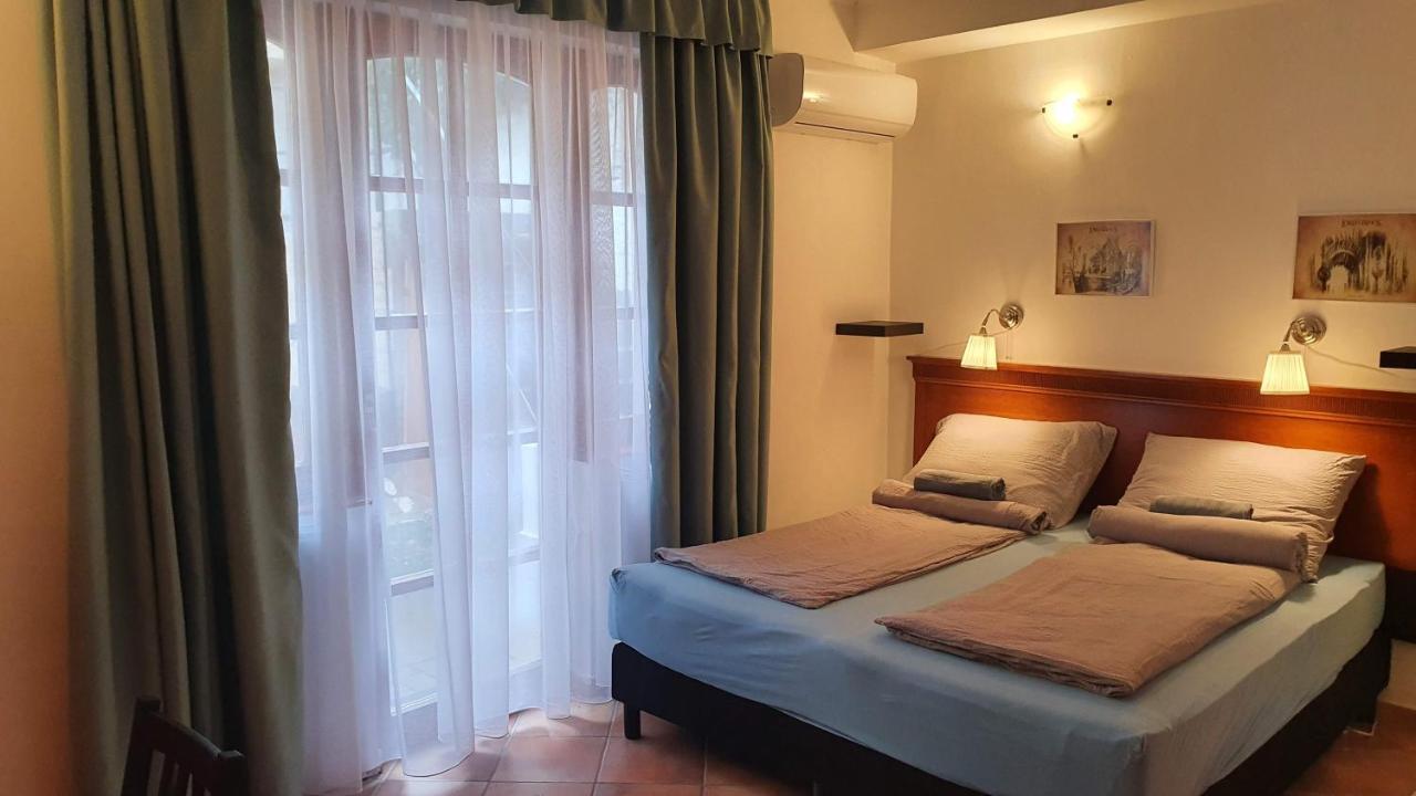 Palantir Panzio Bed & Breakfast Miskolc Ngoại thất bức ảnh