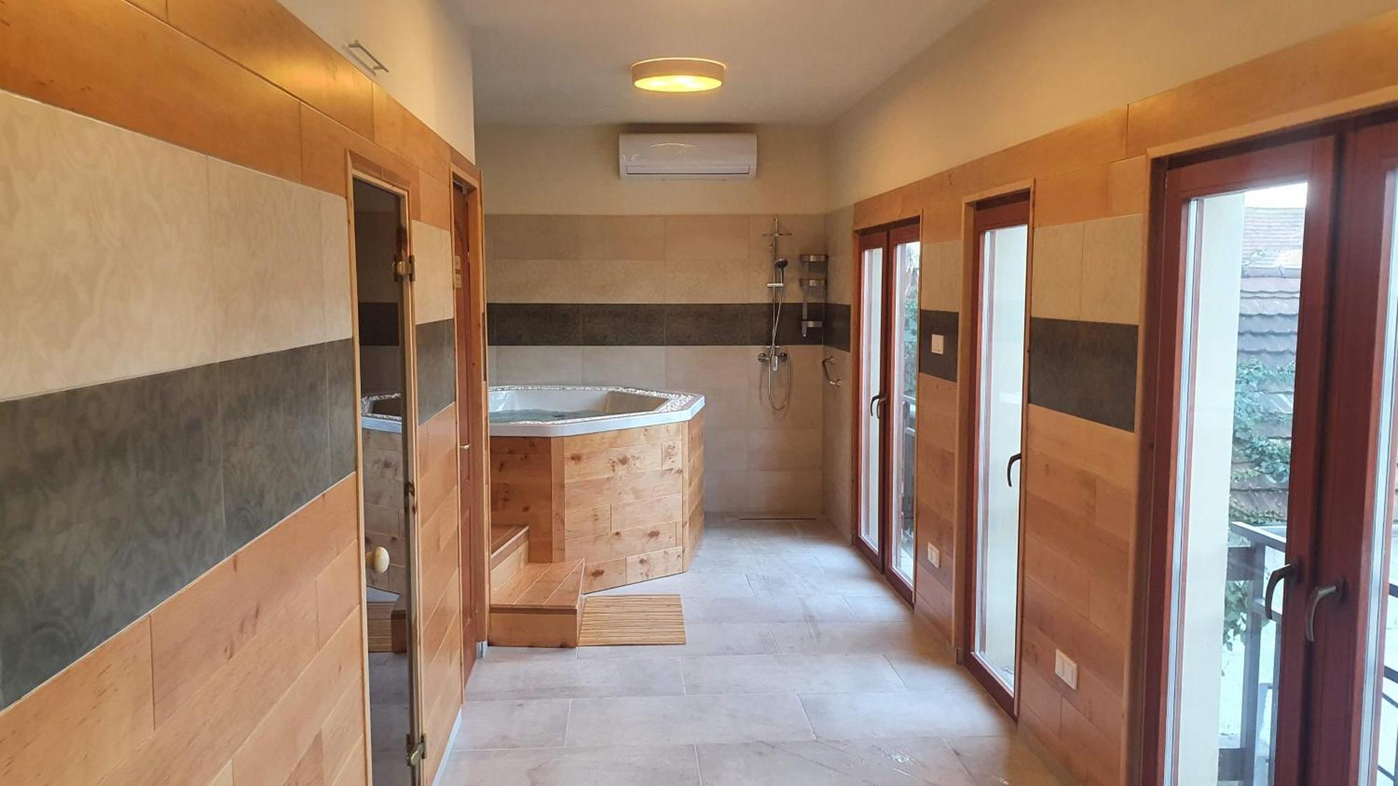 Palantir Panzio Bed & Breakfast Miskolc Ngoại thất bức ảnh