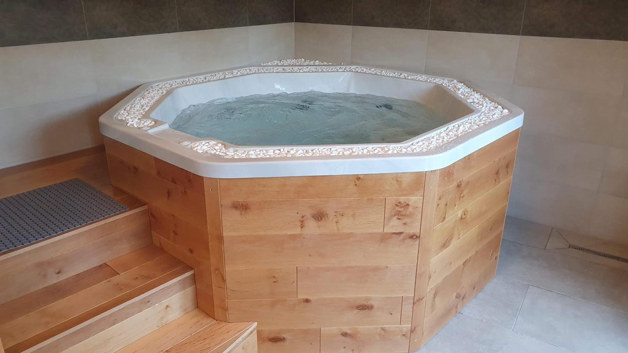 Palantir Panzio Bed & Breakfast Miskolc Ngoại thất bức ảnh