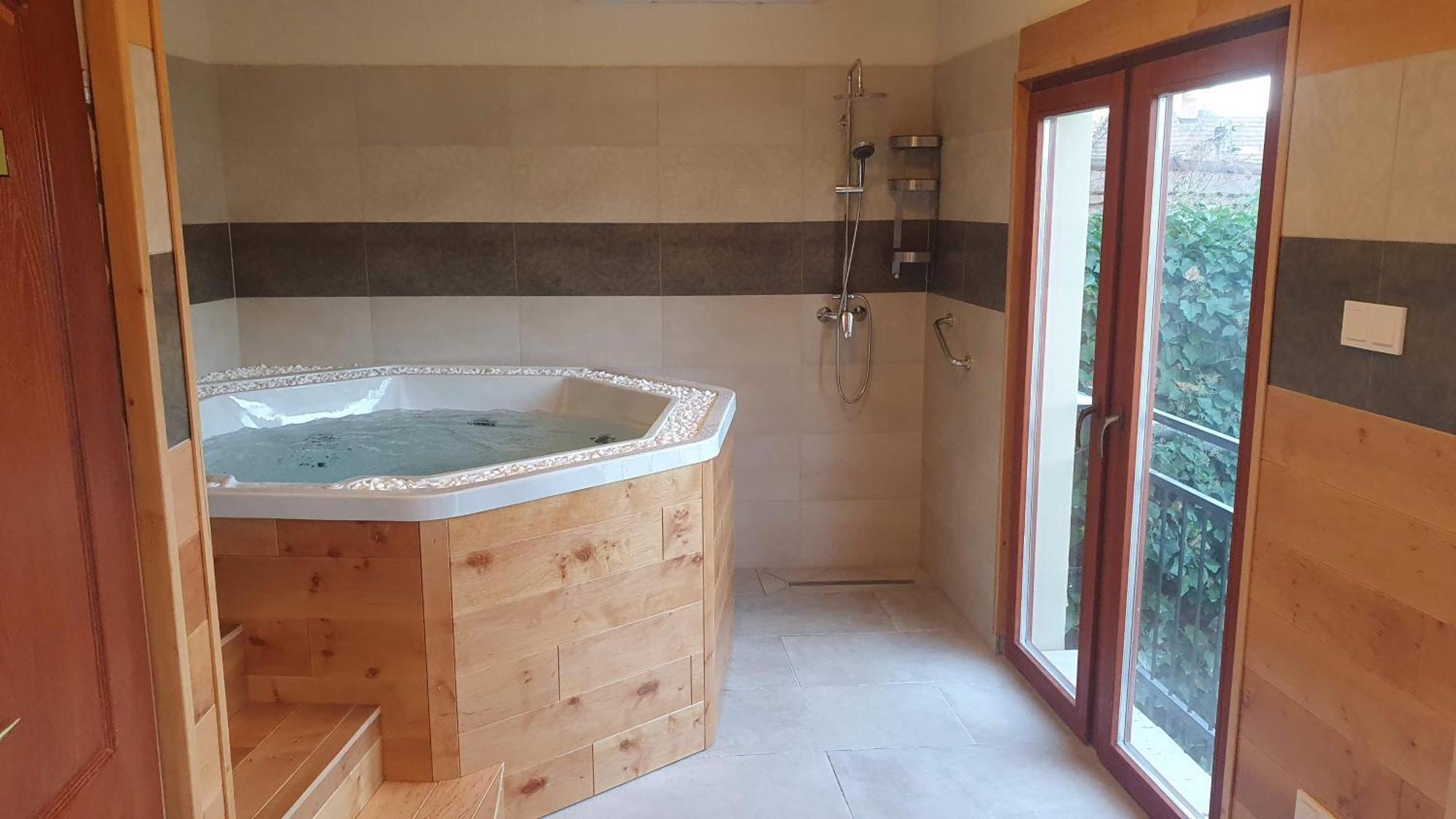 Palantir Panzio Bed & Breakfast Miskolc Ngoại thất bức ảnh